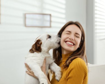 Mental health benefits of adopting a pet while living alone